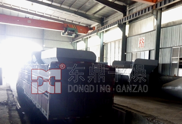 煤泥烘干机打散喂料设备装车
